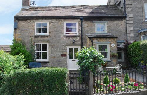 Cartmel Cottage - Photo 1