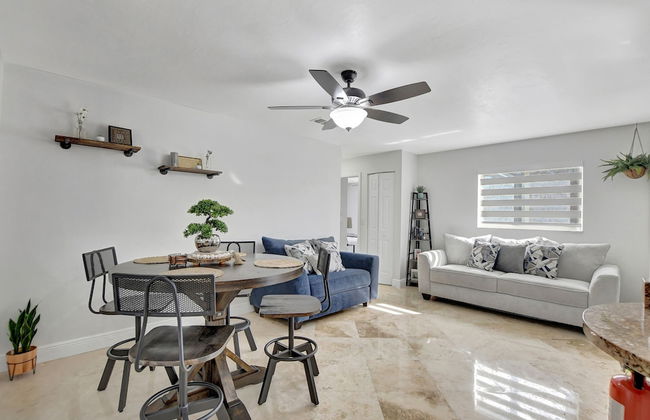 Boca Beauty - Stylish Home With Pool 3 Bedroom Home by RedAwning - Foto 34