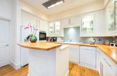 Neat, bright, and convenient. - Foto 2