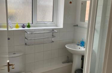 Large Ground floor apartment in the heart of Church Stretton with free parking - Foto 6