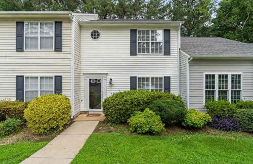 Spacious 3BR Retreat Perfect for Groups Near Downtown - Foto 21