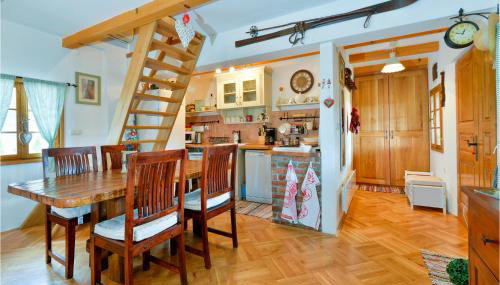 Amazing Home In Krapinske Toplice - Photo 4