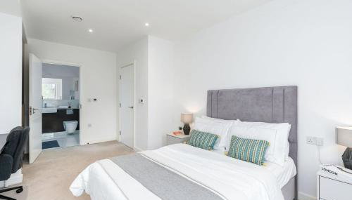 Tranquil 2-Bed Apartment, Balcony, Sleeps 6, 7 Minute Drive to King's Cross St Pancras - By City Peace - Foto 3