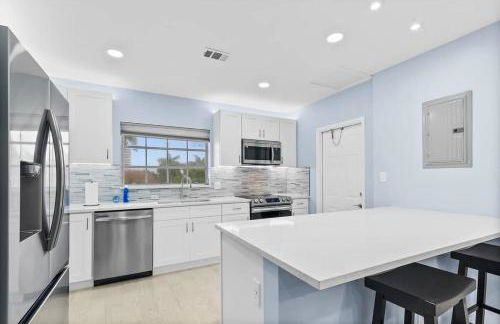 Las Olas & Beachside getaway with pool - Foto 23