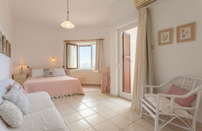 Villa Armi Large Private Pool Walk to Beach Sea Views A C Wifi Eco-friendly - 2809 - Foto 18