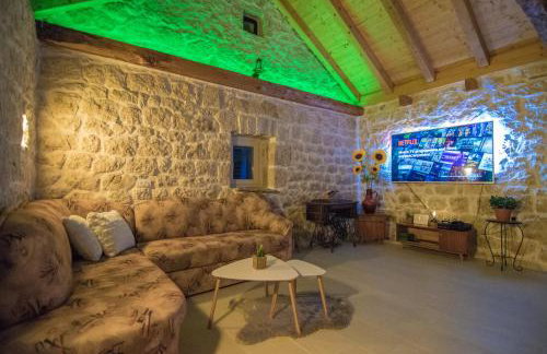 Villa Milena with heated pool and jacuzzi - Photo 42