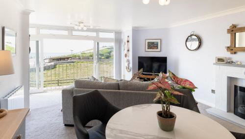 NEW Beachfront Apartment slps 4, West Bay, Dorset - Foto 2