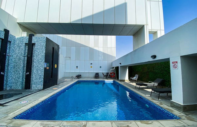 Elegant Studio Golf Course View Bnbmehomes - Photo 9