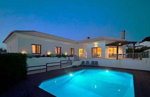 Family beach house, sea view, pool, Colares near Sintra - Foto 2