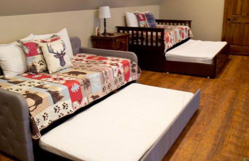 Secluded Cabin - Games, Fire Pit, Hot Tub, Pet OK - Foto 37