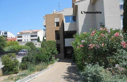 Particulier loue T3 en rez de jardin à 30 mètres de la plage avec un double box - Photo 40
