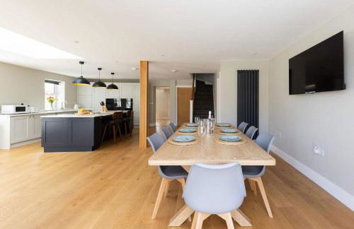 Modern 5-Bedroom Retreat Nr Coast - Foto 7