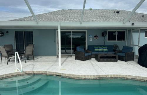 "Canal Dreams" 3 BR2 BA pool home on the canal - Foto 10