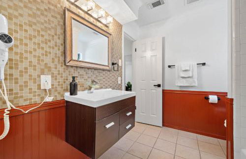 The Pines I Sleeps 12 I Private Pool I Patio & BBQ - Foto 43