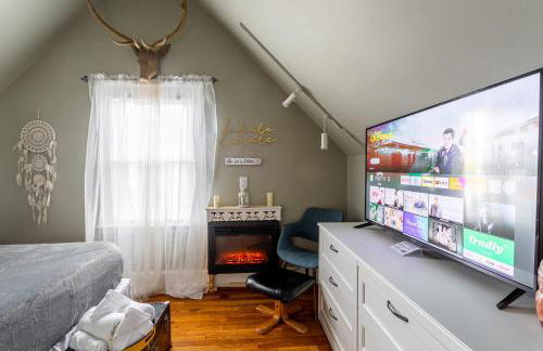 Charming 2BR Getaway with Modern Comforts - Foto 7