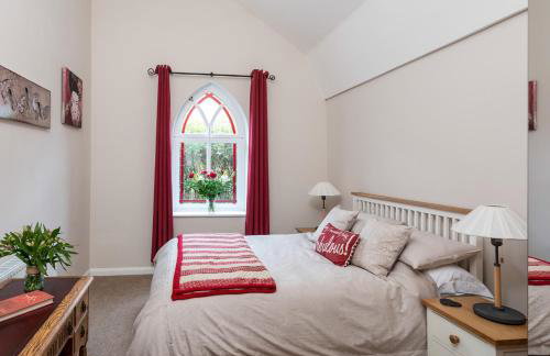 CHESTER'S ONLY TIN CHAPEL - UNIQUE, SPACIOUS 2 BEDROOMS, GARDEN AND FREE PARKING - Foto 16