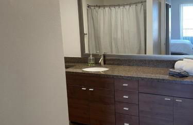 Villa Marina - AMAZING Modern, Spacious, Stylish 2 Master Suites in CENTRAL Marina Del Rey - Photo 35