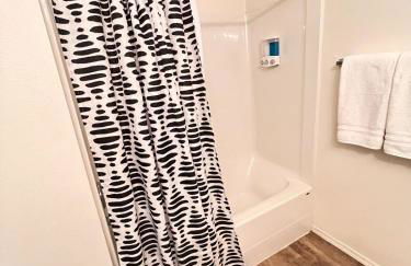 Modern & Stylish King bed WiFi - Foto 11