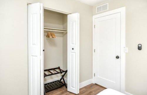 Modern Vacation Home 3BR 1BTH Close to Gulf Beach - Foto 28