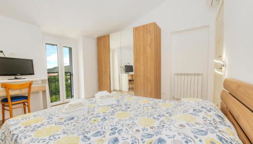 317 - CA' RONDINE - Tra le Colline e il Mare, a 15 minuti di auto dalle spiagge di Sestri Levante - Foto 4, wardrobe