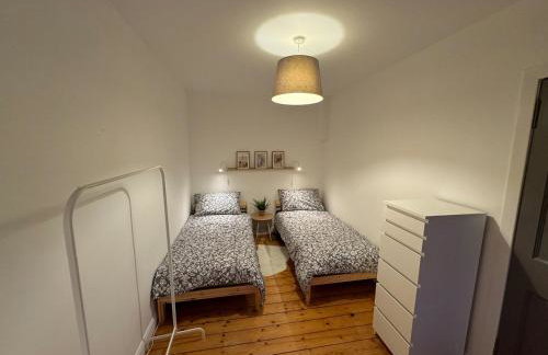 Stirling Haven: Charming 3B Apt in City Centre - Photo 11