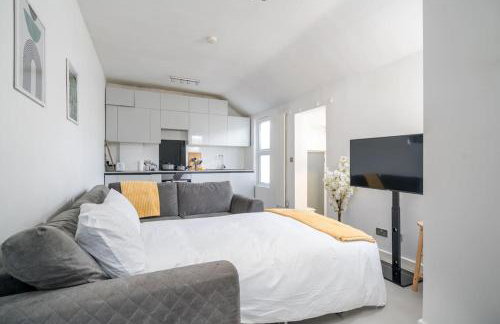 New 3BED Stylish Apartment with Amazing Transport - Foto 14