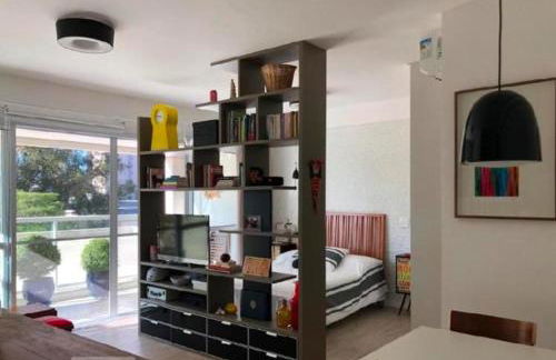 Loft Moderno Manobrista e Equipado - 2 min Shoppings - Foto 12