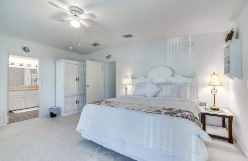 Waterfront Weeki Wachee Home with Fire Pit! - Foto 23