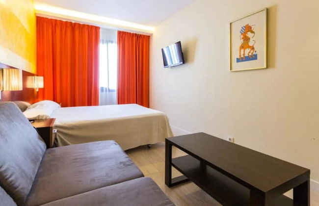 Apartamentos Recoletos - Photo 34