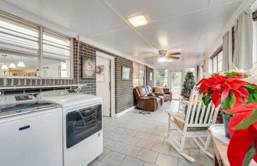 Greenwood Retreat Perfect for Travel Nurses! - Foto 17