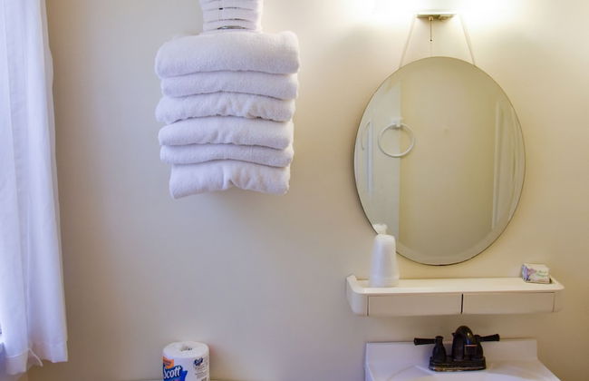 Shorelands Guest Resort and Cottages - Photo 41