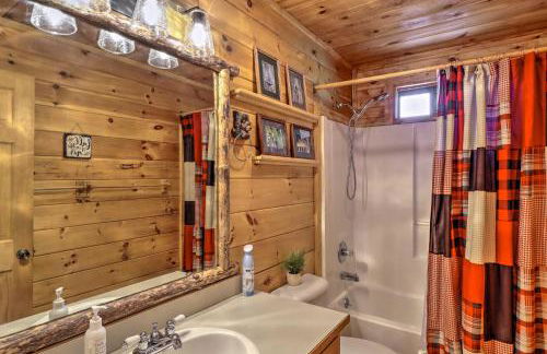 Cozy Cherry Log Cabin about 10 Mi to Mercier Orchards - Foto 18