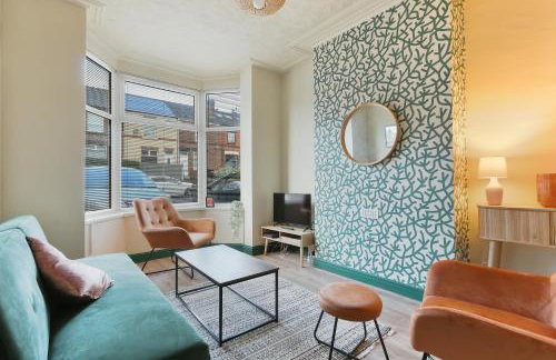 Home from Home 4 Bed - Ideal for Workers & Great for Groups, FREE Parking, Spacious, Pet Friendly Netflix - Foto 3