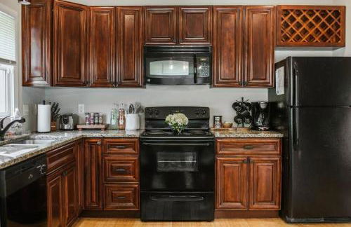 Meet Me in Athens I Beautiful 4-Bdrm House I 1 Mile to DT and Mins to UGA - Foto 32