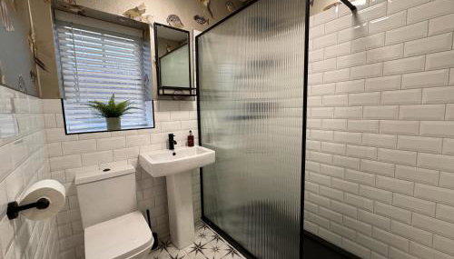 Beautiful, Relaxing Home in Central Saltaire - Foto 5, Shower