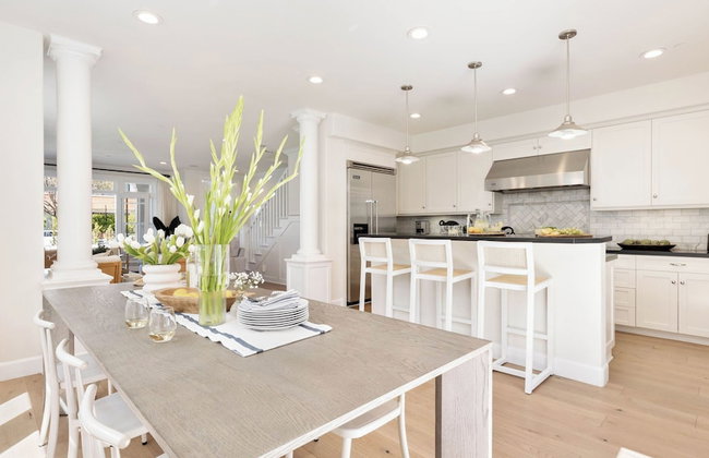 Crystal Cove by Avantstay Gorgeous & Charming Newport Home! - Photo 45