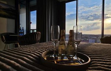 Golden Horizon Hanza Tower - SPA & Sky View - Foto 41