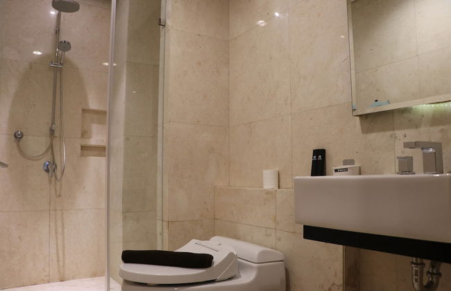 Spacious Studio Room at Capitol Suites Apartment - Foto 11