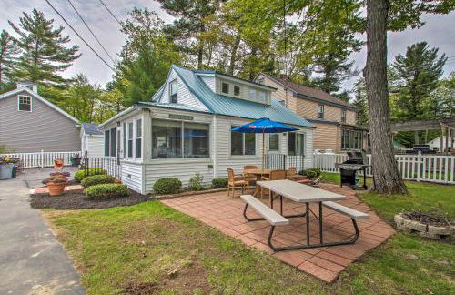Sebago Lake Cottage with Patio and Beach Access! - Foto 1