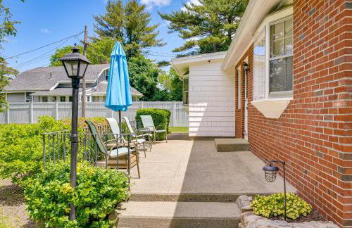 1 Mi to Beach! Family Gloucester Gem with Yard - Foto 28