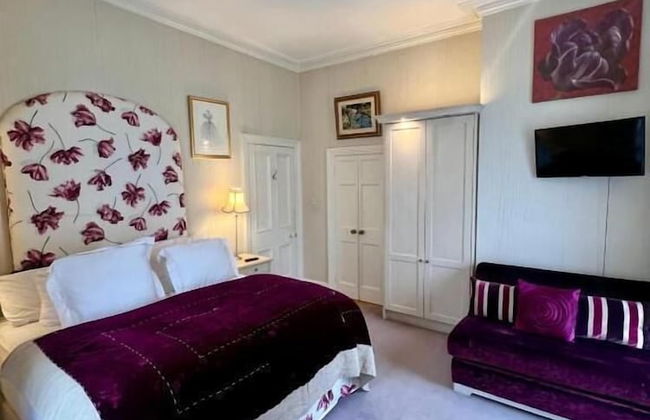 Burlington Townhouse - Photo 1