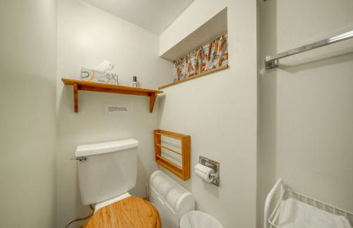 Charming Pymatuning Lake House Near Park and Beach - Photo 20