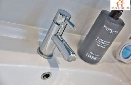 Modern 1 Bed Apartment in Central Bridgwater Ideal for Contractors & Long Stays - Foto 25