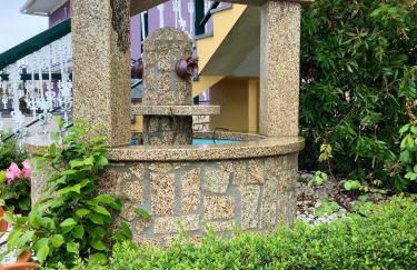 Charming House in Cortiçada with Balcony and Mountain View - Foto 8