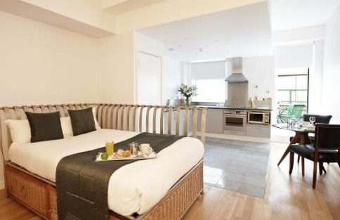 196 Bishopsgate Apartments by DMONTRIO - Photo 2