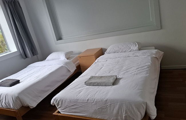 1 Double 2 single 2 Sofa Beds Suite 4 - Photo 3