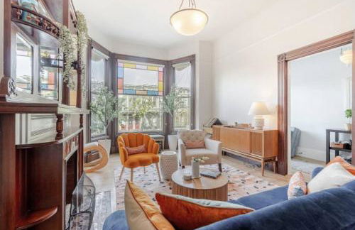 Charming Victorian Oasis with an Elegant and Spacious Haven - Foto 5