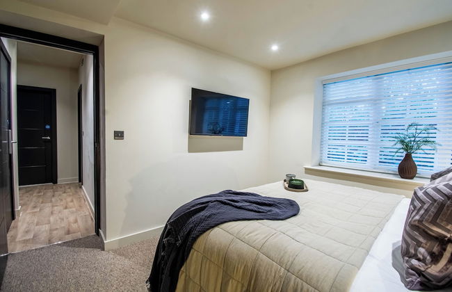 Thetford Hive - Photo 27