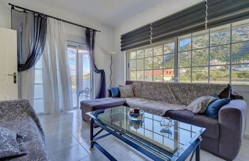 Chrysanthi Luxury Villa In Salakos, with Pool & Jacuzzi, Near Beach - Foto 7