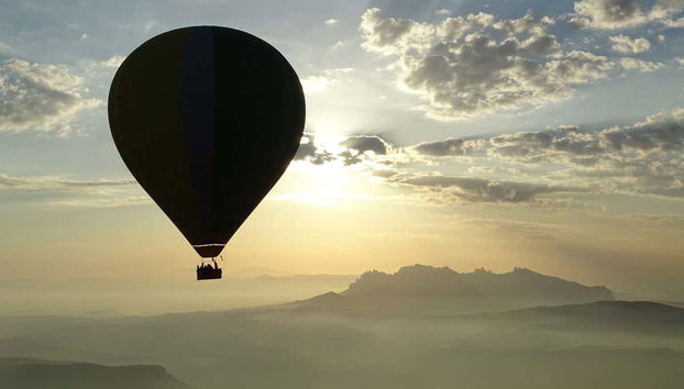 Giro in mongolfiera all'alba